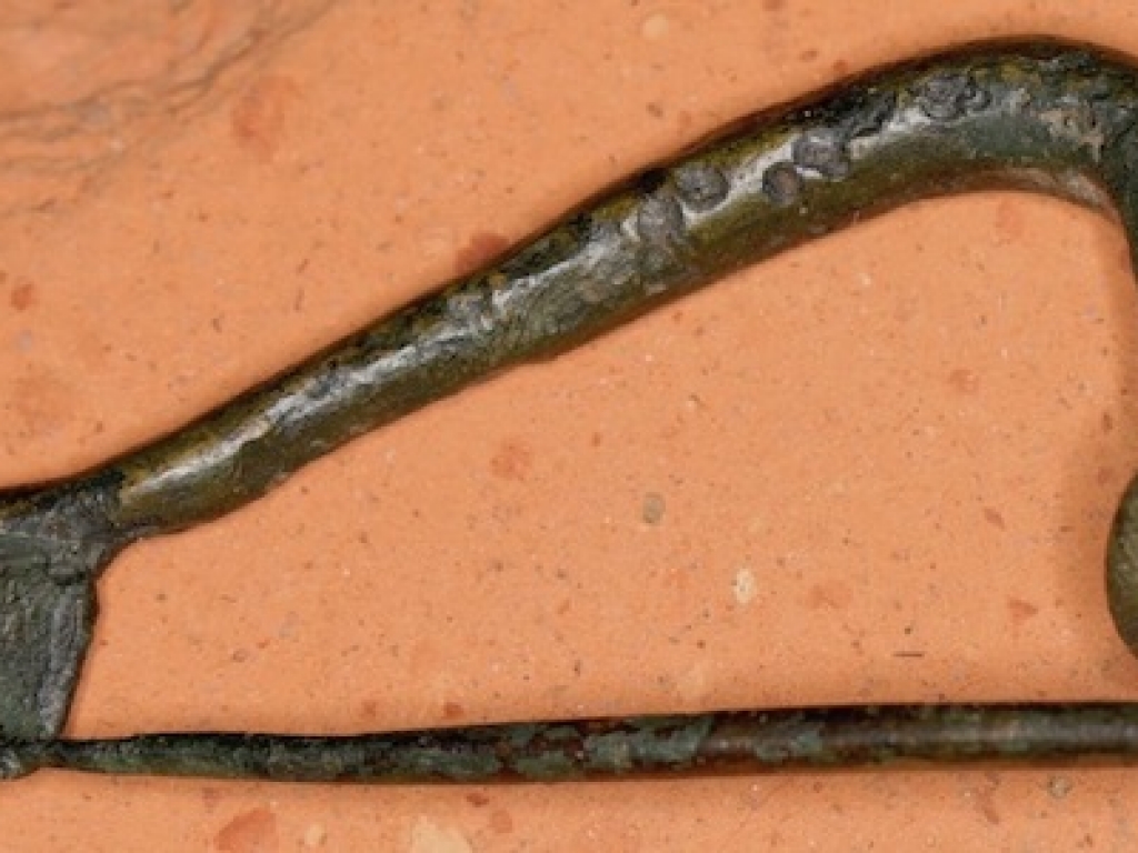 Romeinse draadfibula met naald