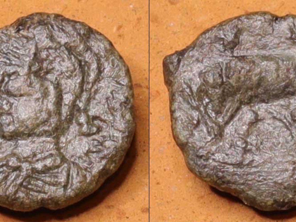 Romeinse imitatie (barbaartje) van een VRBS ROMA follis - Romulus & Remus. - Constantinus I