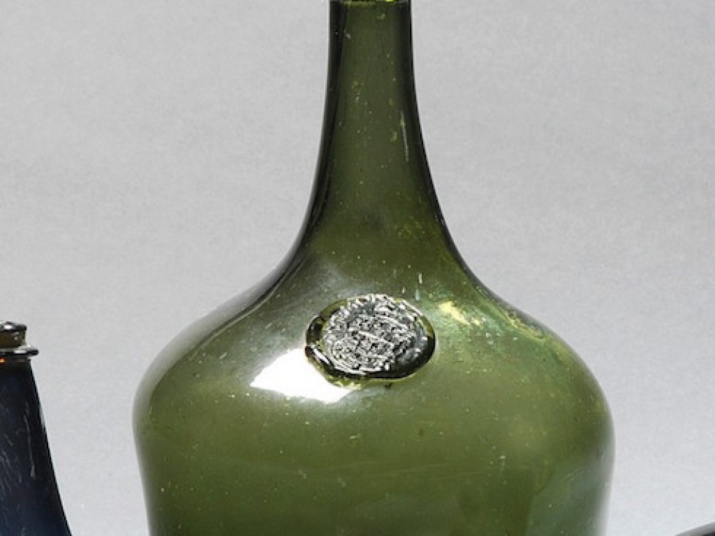 Glaszegel van een wijnfles